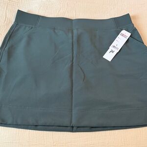 32 Degrees Women's Mini Skirt in Dark Green